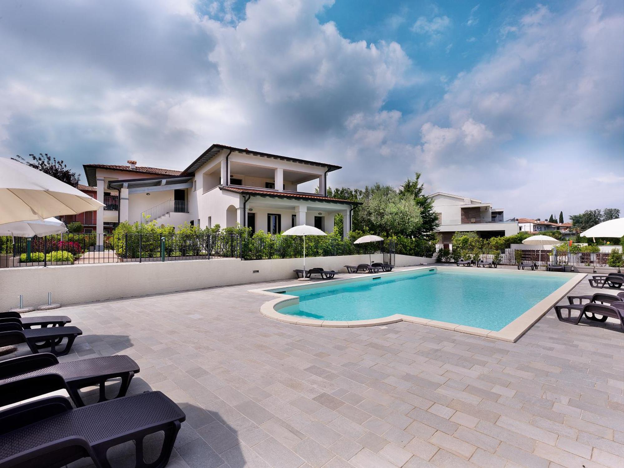 Residence Fiore Rosso Sirmione Dış mekan fotoğraf