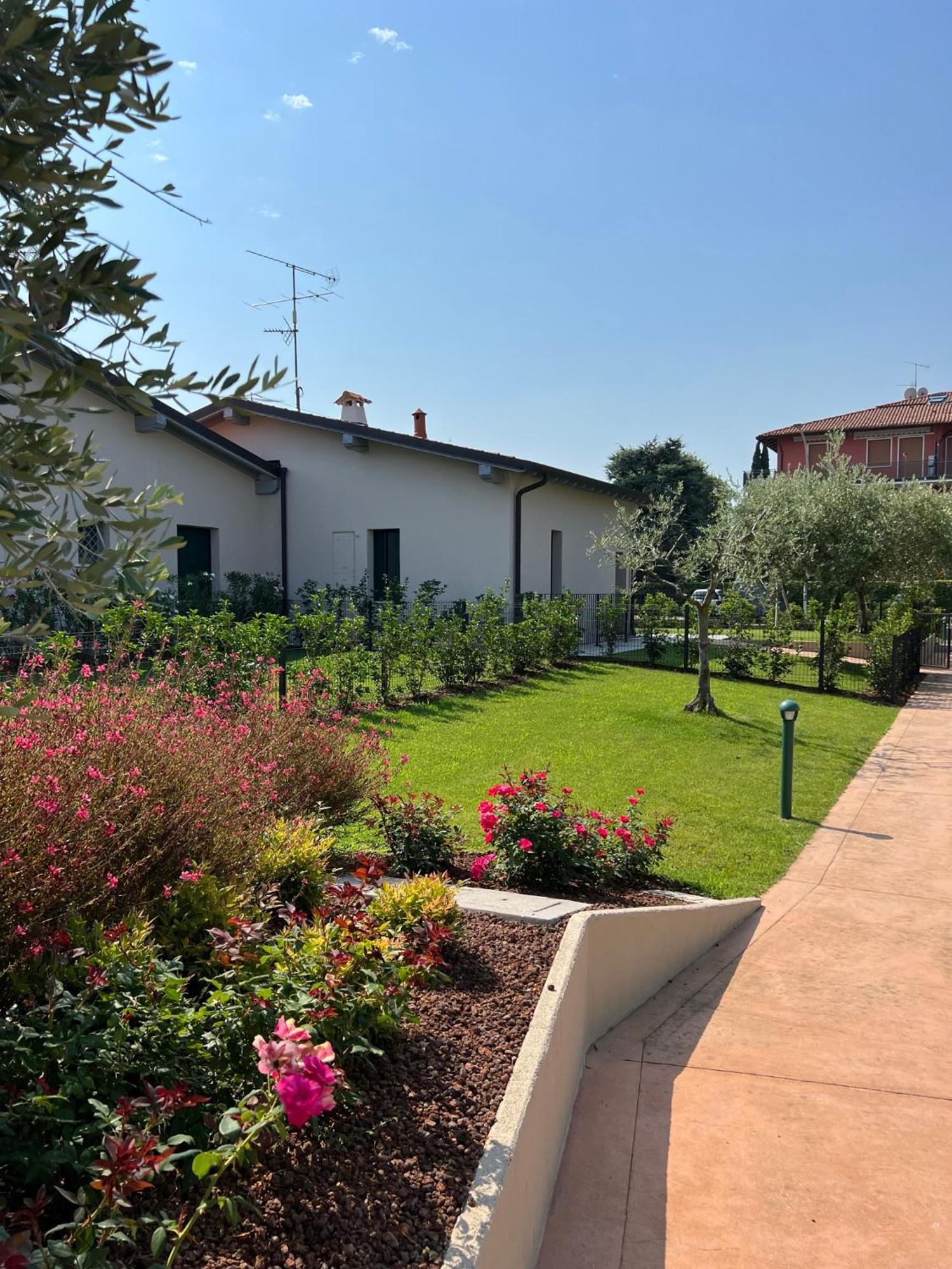 Residence Fiore Rosso Sirmione Dış mekan fotoğraf